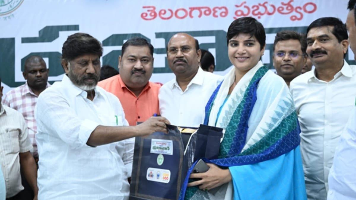 डिजिटल गवर्नेंस में नई पहल: IAS हरि चंदना को व्हाट्सऐप आधारित शिकायत प्रणाली के लिए सम्मान