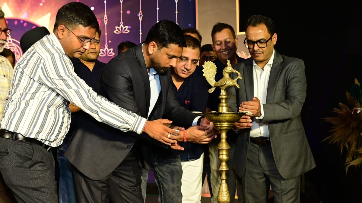 Vyna Electric (वायना इलेक्ट्रिक) का तेज़ विस्तार: 6 महीनों में 100 से अधिक डिस्ट्रीब्यूटर्स
