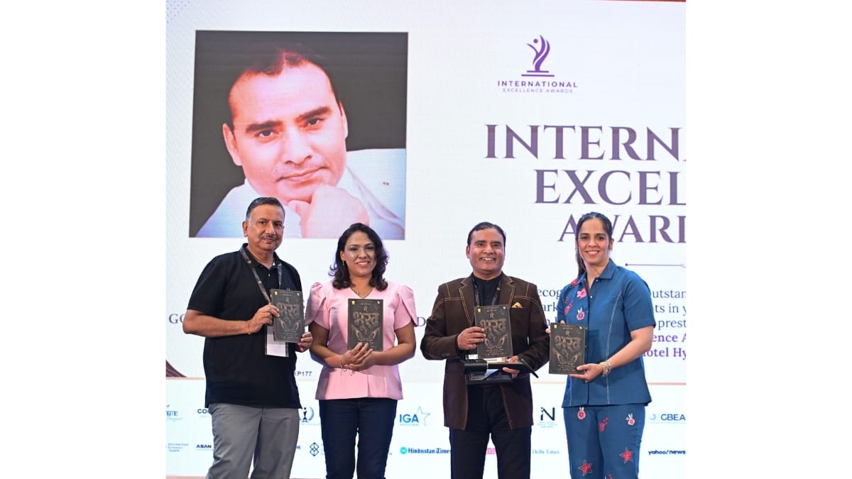 डॉ. अवनीश राही की ‘मैं भूख हूँ’ ने साहित्य में उठाया बड़ा सवाल, साइना नेहवाल ने किया लोकार्पण