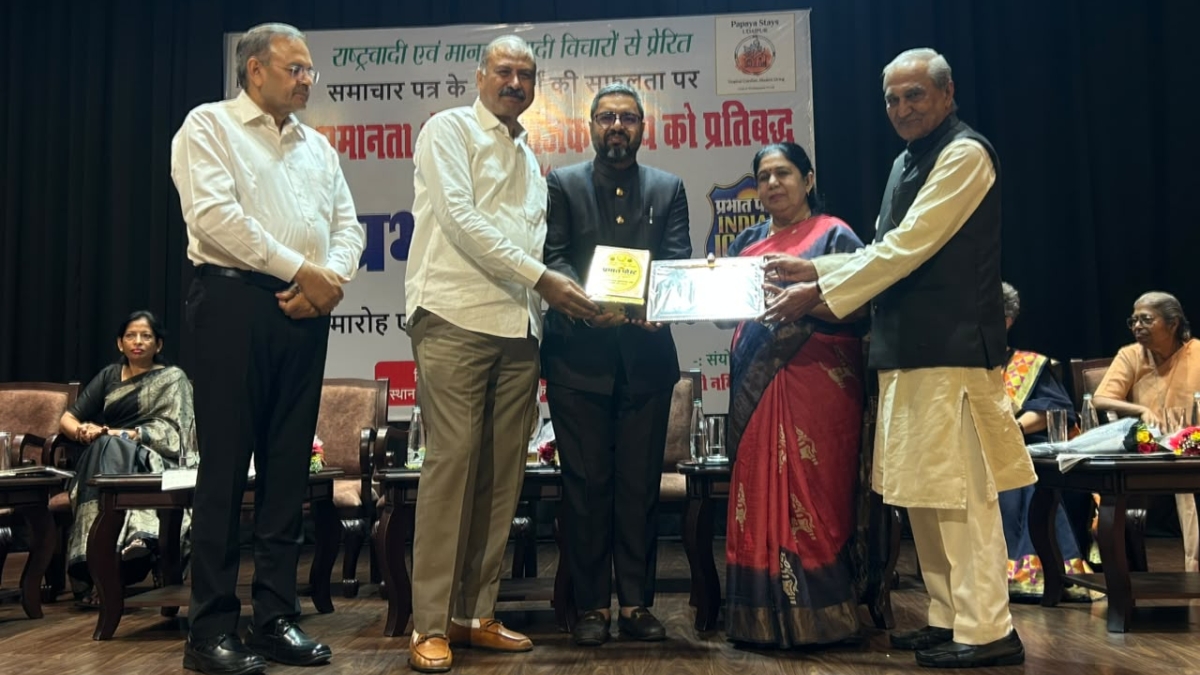 डॉ. सुरेन्द्र कुमार और डॉ. लता को इंडियन आइकॉनिक अवॉर्ड से सम्मान